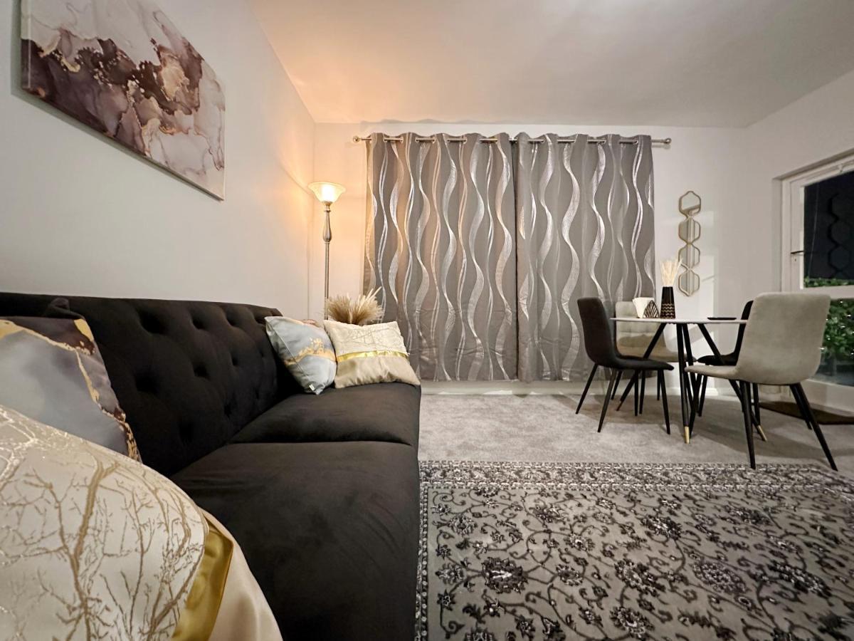 Zoey Place Near Thames River - 2 Double Beds, 1 Single Bed, Spacious, Ideal For Families Londen Buitenkant foto